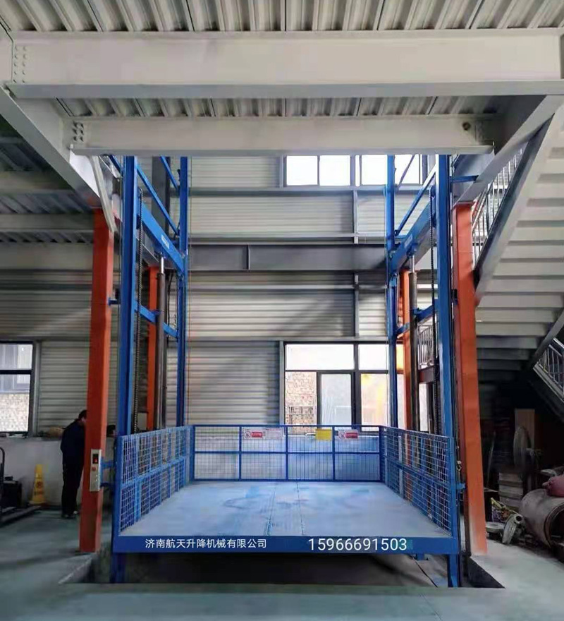 導(dǎo)軌式升降平臺